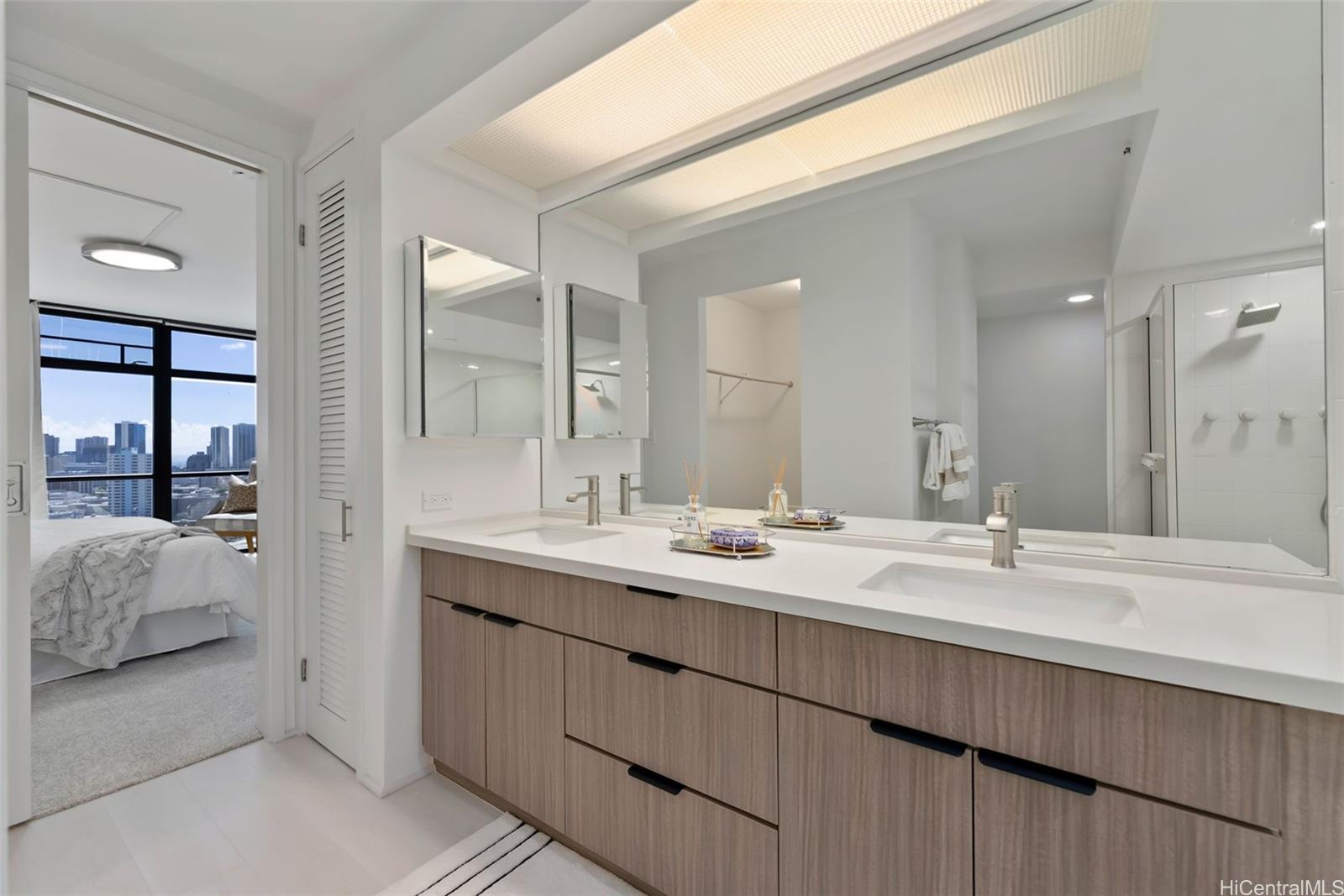 1015 Wilder condo # 903, Honolulu, Hawaii - photo 11 of 25