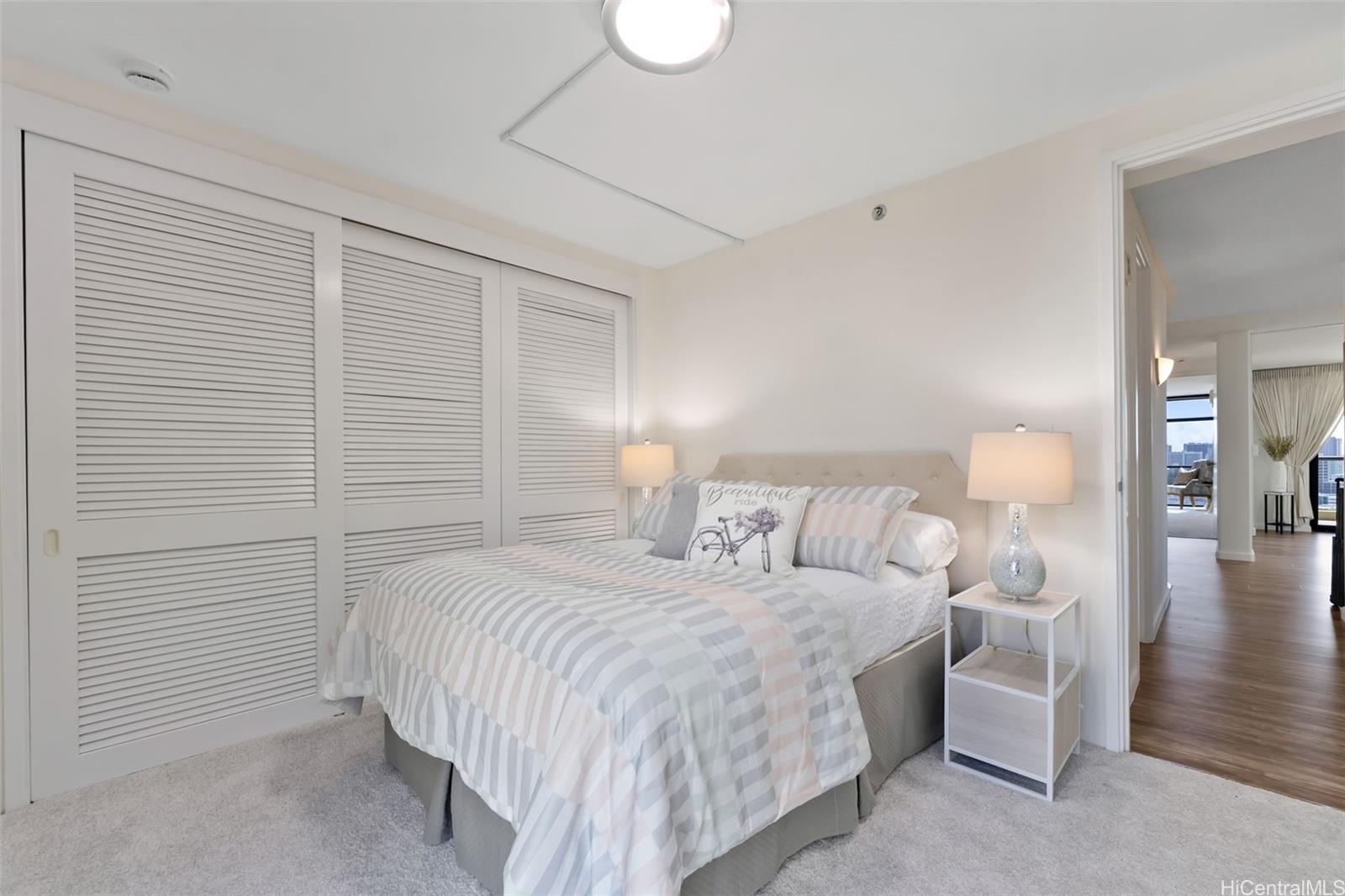 1015 Wilder condo # 903, Honolulu, Hawaii - photo 16 of 25