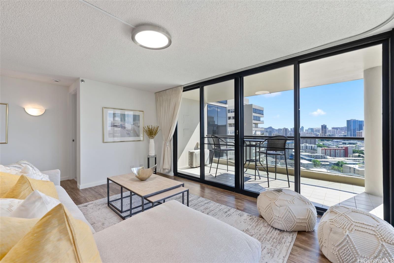 1015 Wilder condo # 903, Honolulu, Hawaii - photo 3 of 25