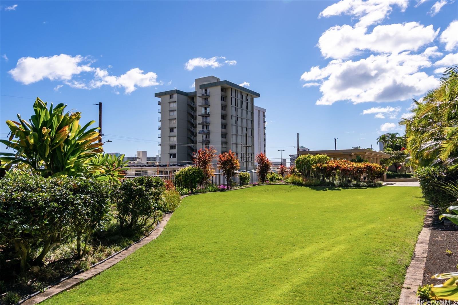 1015 Wilder condo # 903, Honolulu, Hawaii - photo 22 of 25