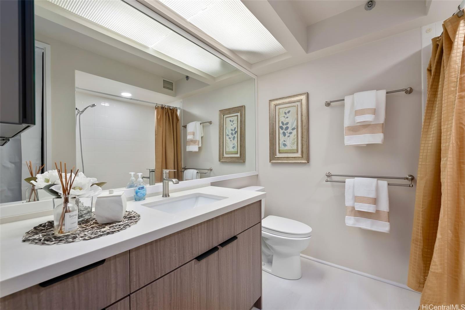 1015 Wilder condo # 903, Honolulu, Hawaii - photo 14 of 25