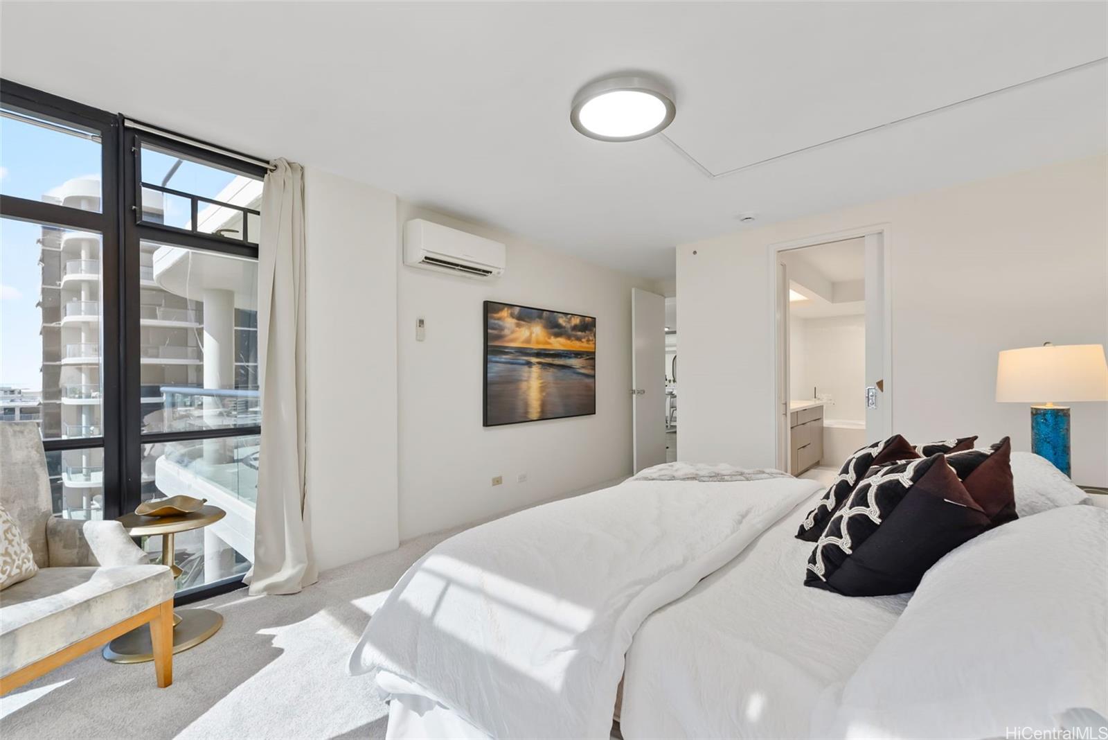 1015 Wilder condo # 903, Honolulu, Hawaii - photo 10 of 25