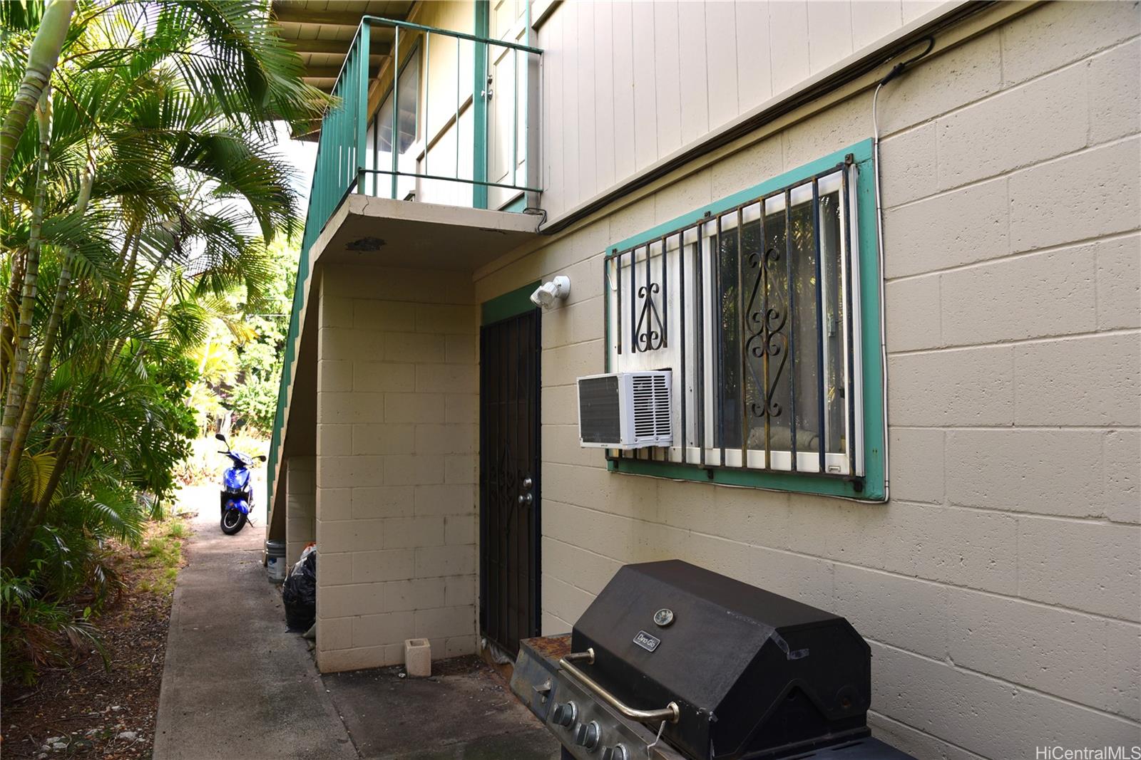 1016  8th Ave Kaimuki, Diamond Head home - photo 3 of 14