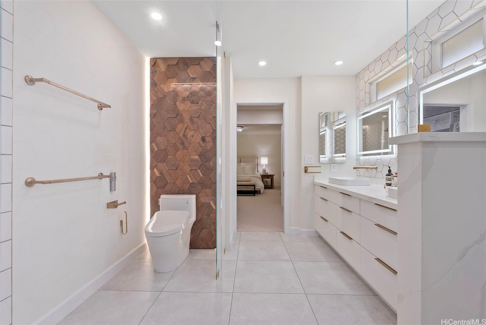 1016  Laukupu Way Queens Gate, Hawaii Kai home - photo 15 of 25