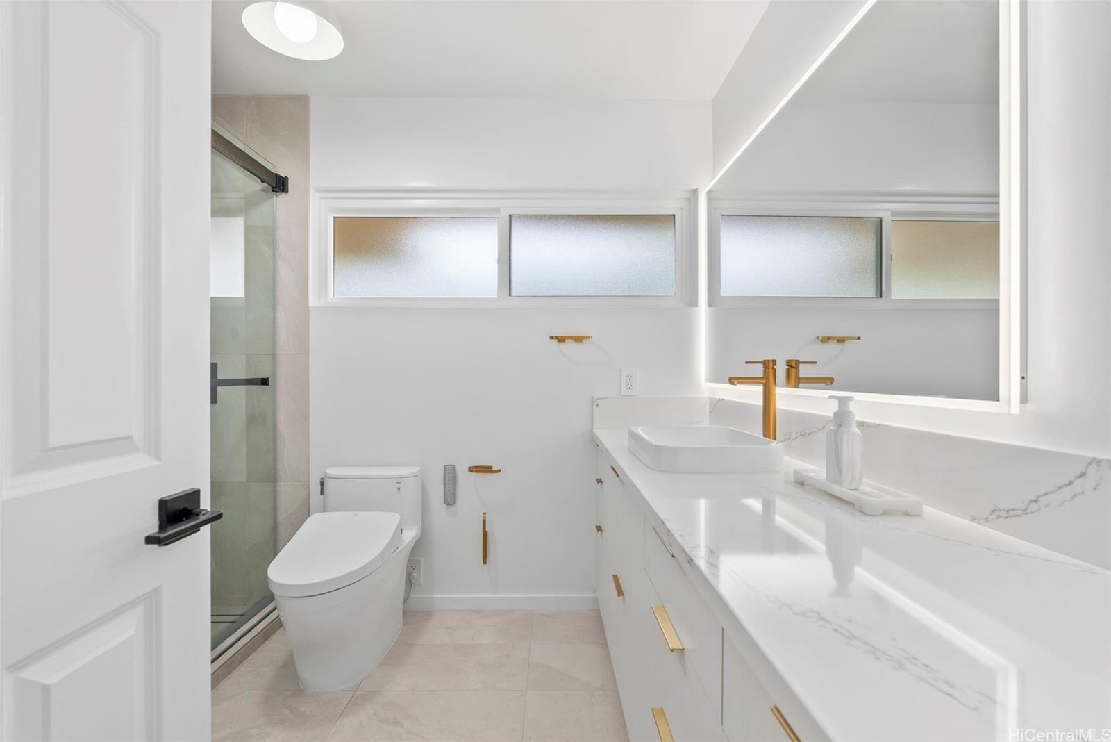 1016  Laukupu Way Queens Gate, Hawaii Kai home - photo 18 of 25