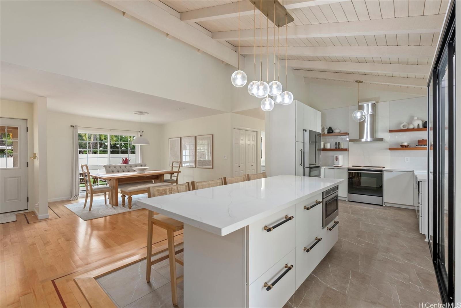 1016  Laukupu Way Queens Gate, Hawaii Kai home - photo 3 of 25