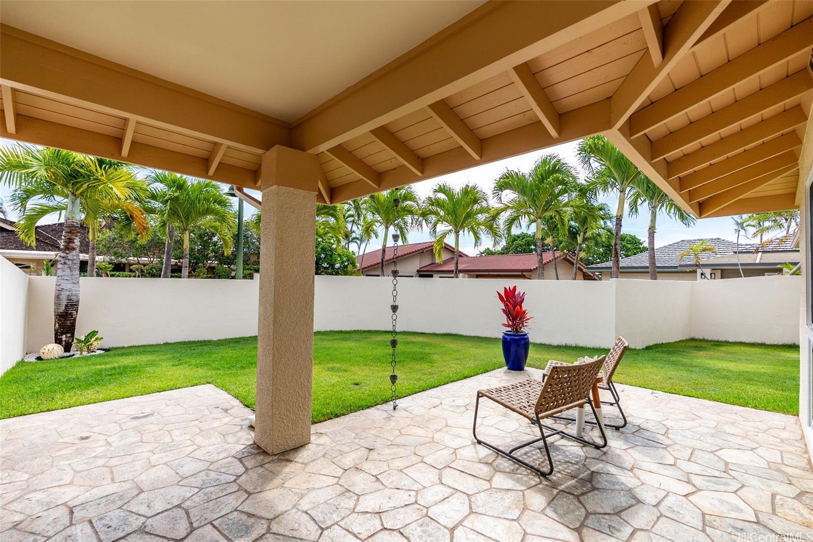 1016  Laukupu Way Queens Gate, Hawaii Kai home - photo 21 of 25