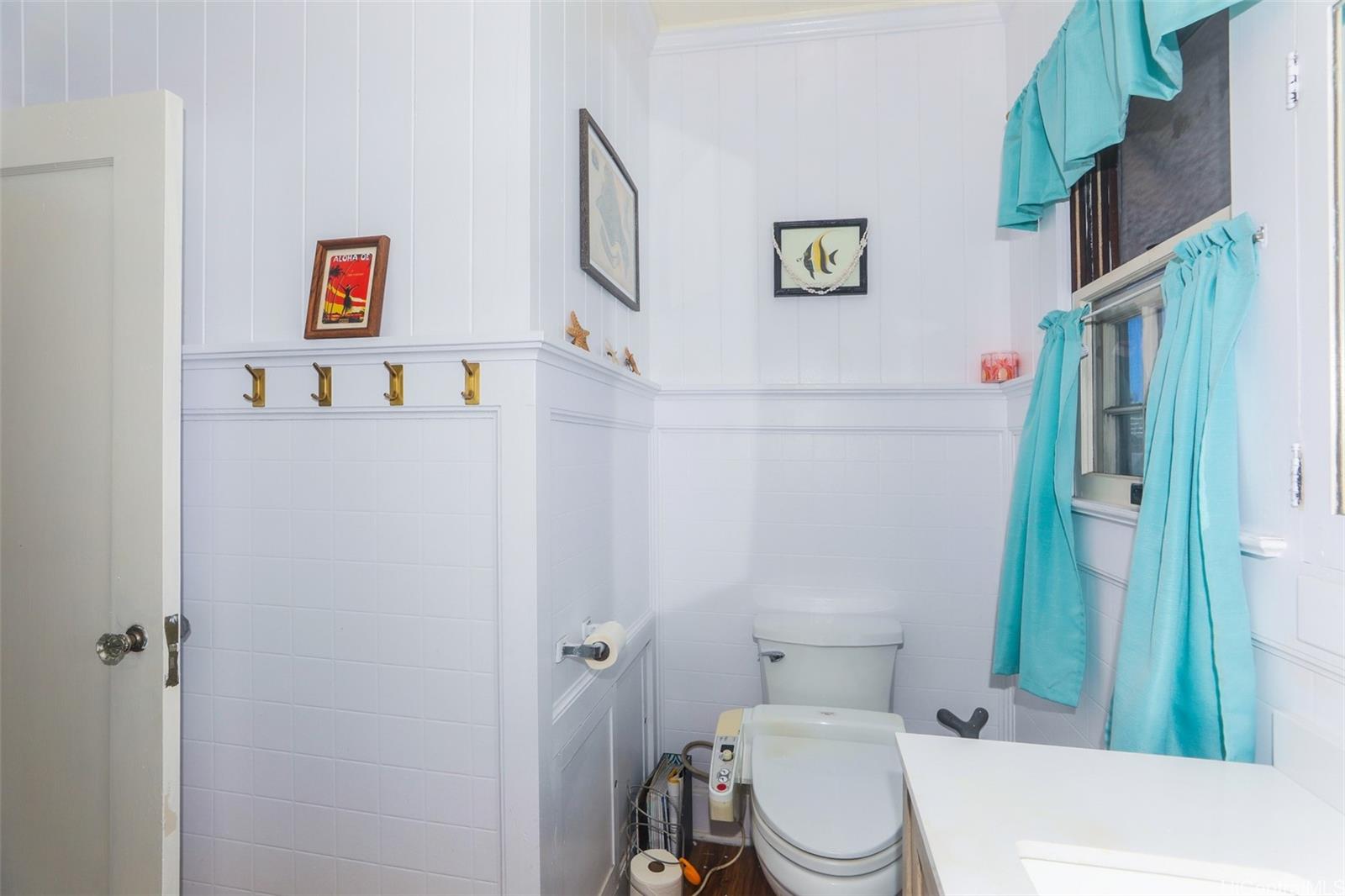 1017  2nd Ave Kaimuki, Diamond Head home - photo 13 of 25