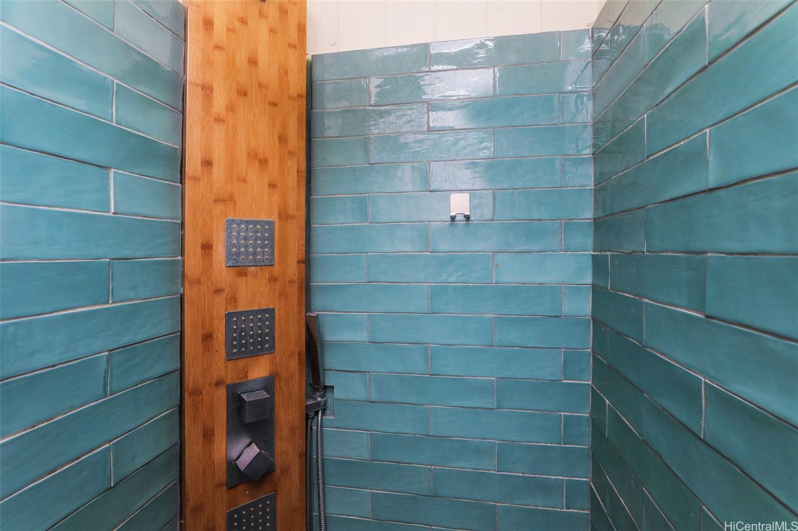 1017  2nd Ave Kaimuki, Diamond Head home - photo 14 of 25