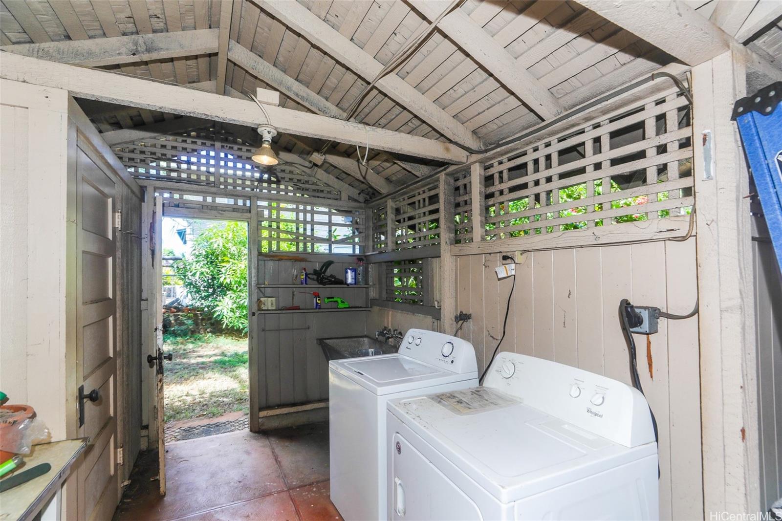 1017  2nd Ave Kaimuki, Diamond Head home - photo 19 of 25