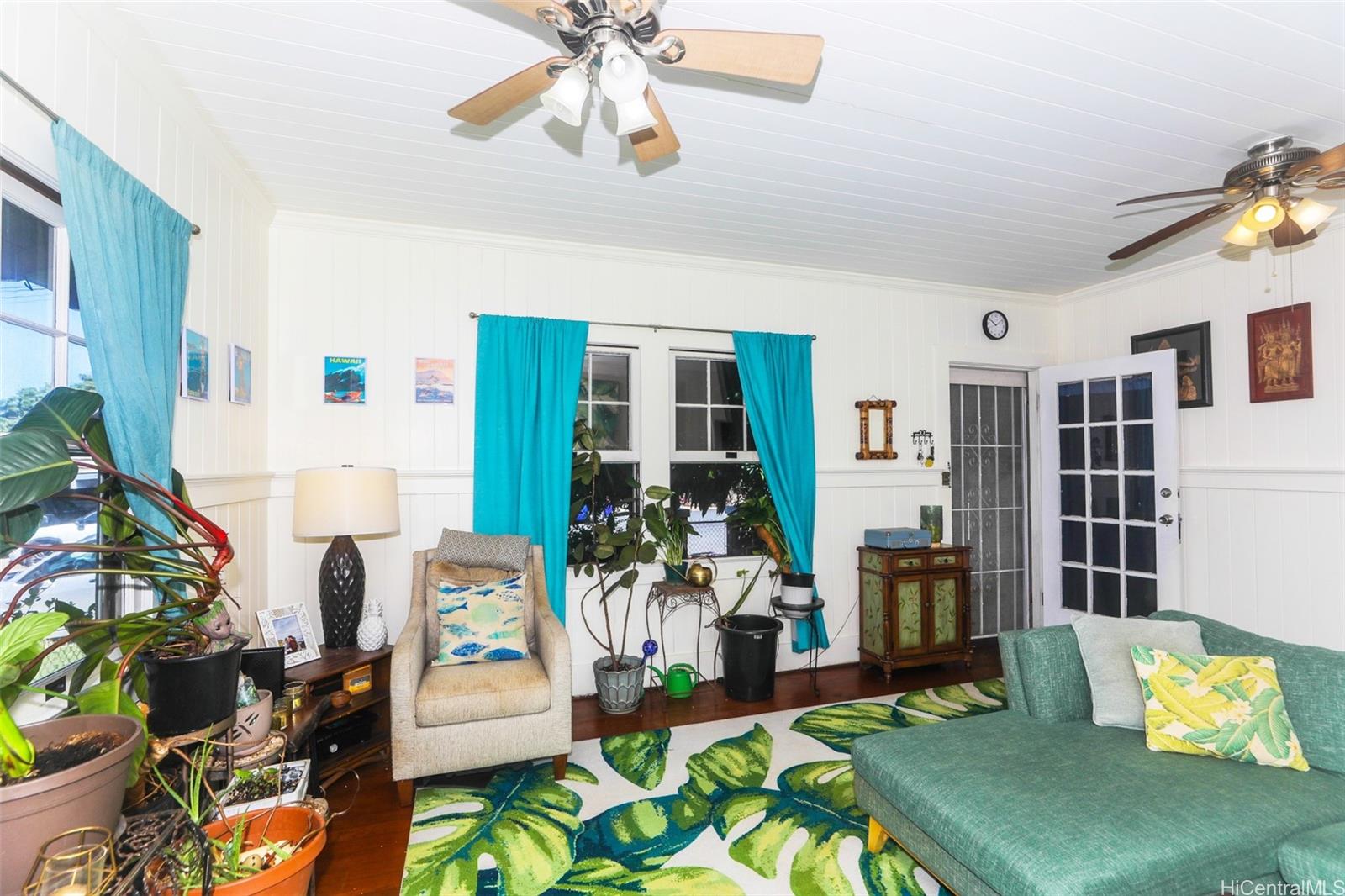 1017  2nd Ave Kaimuki, Diamond Head home - photo 3 of 25