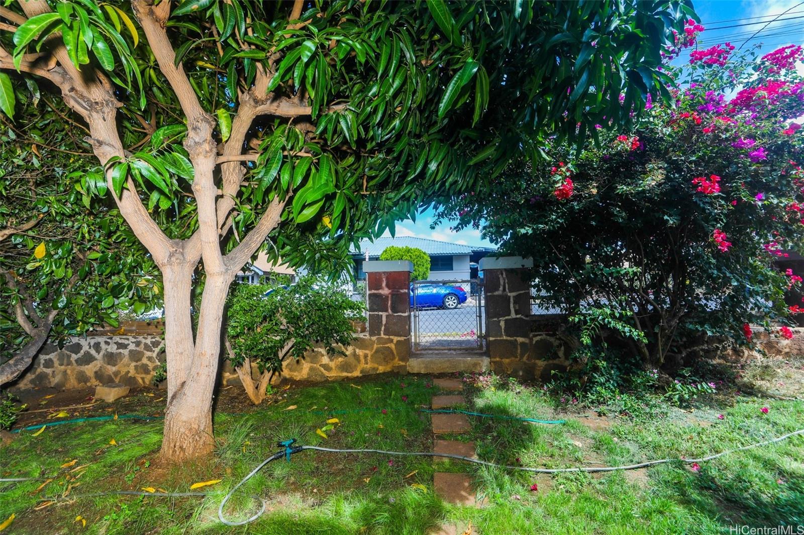 1017  2nd Ave Kaimuki, Diamond Head home - photo 23 of 25