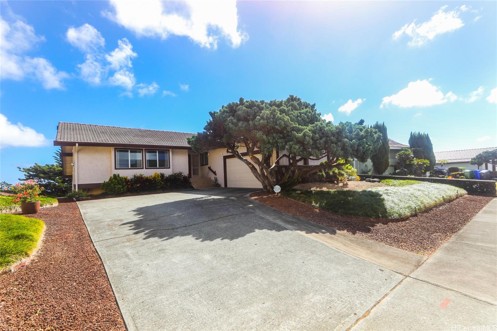 1017  Kalahu Pl Mariners Ridge, Hawaii Kai home - photo 21 of 25