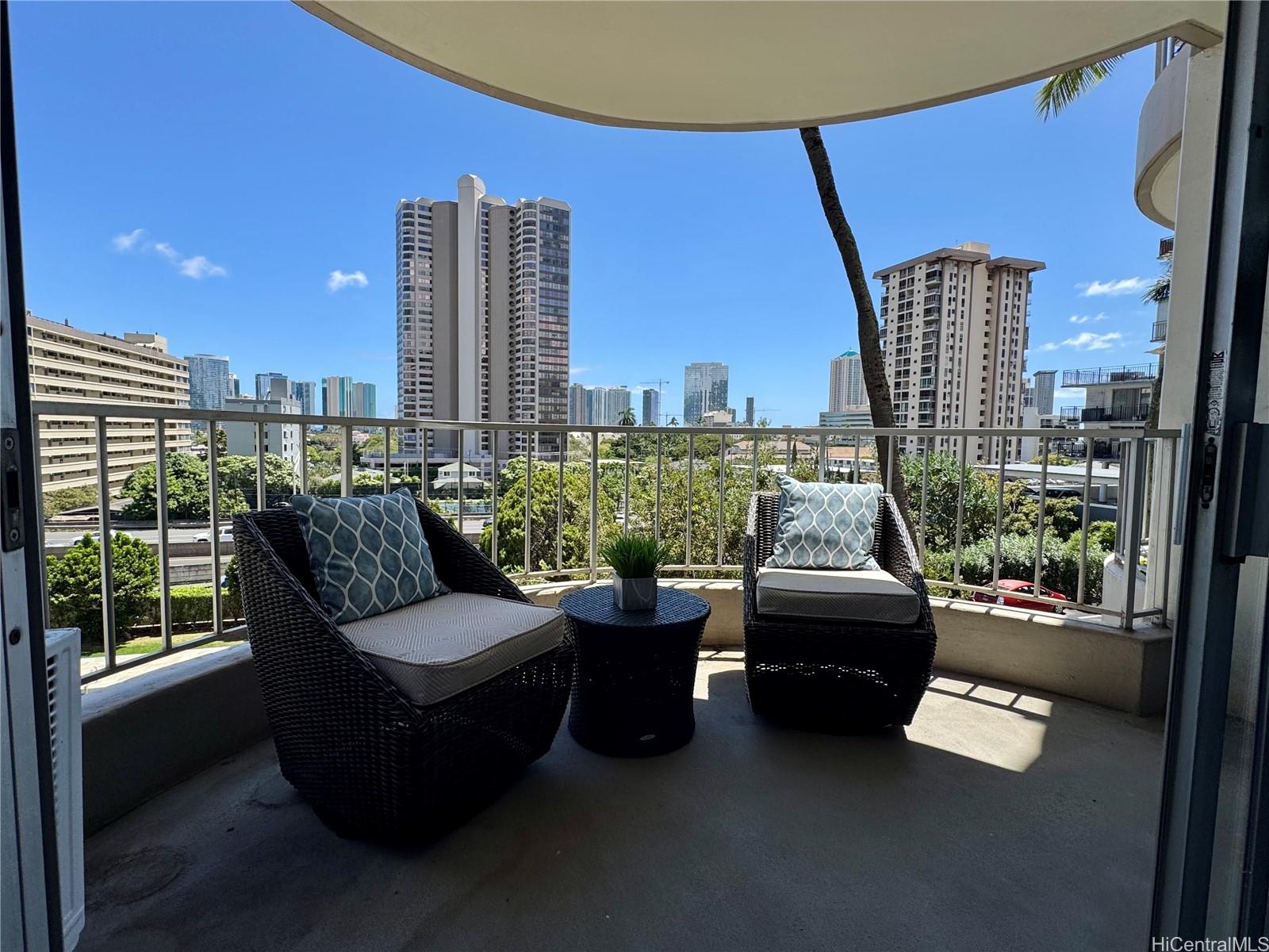 Surfview condo # 302, Honolulu, Hawaii - photo 15 of 18