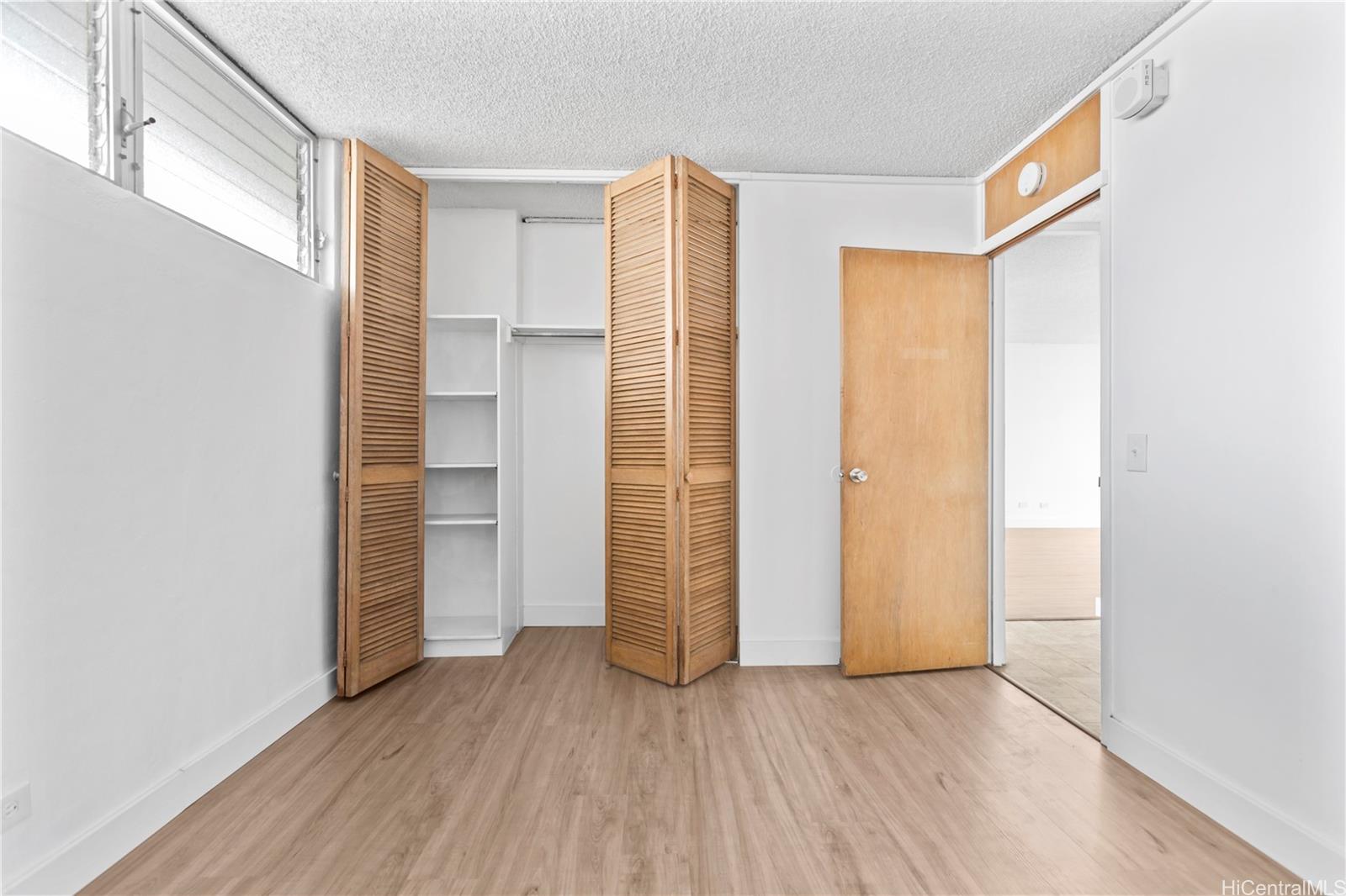 Surfview condo # 603, Honolulu, Hawaii - photo 4 of 12