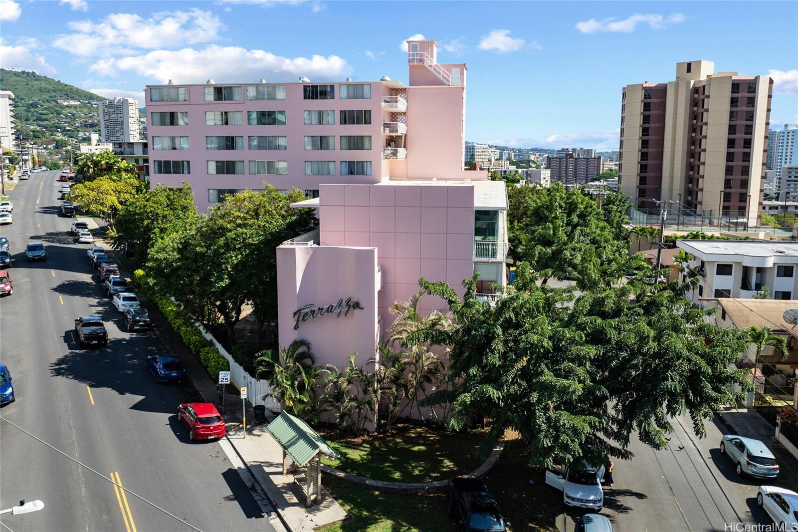 Terrazza condo # 303, Honolulu, Hawaii - photo 14 of 16