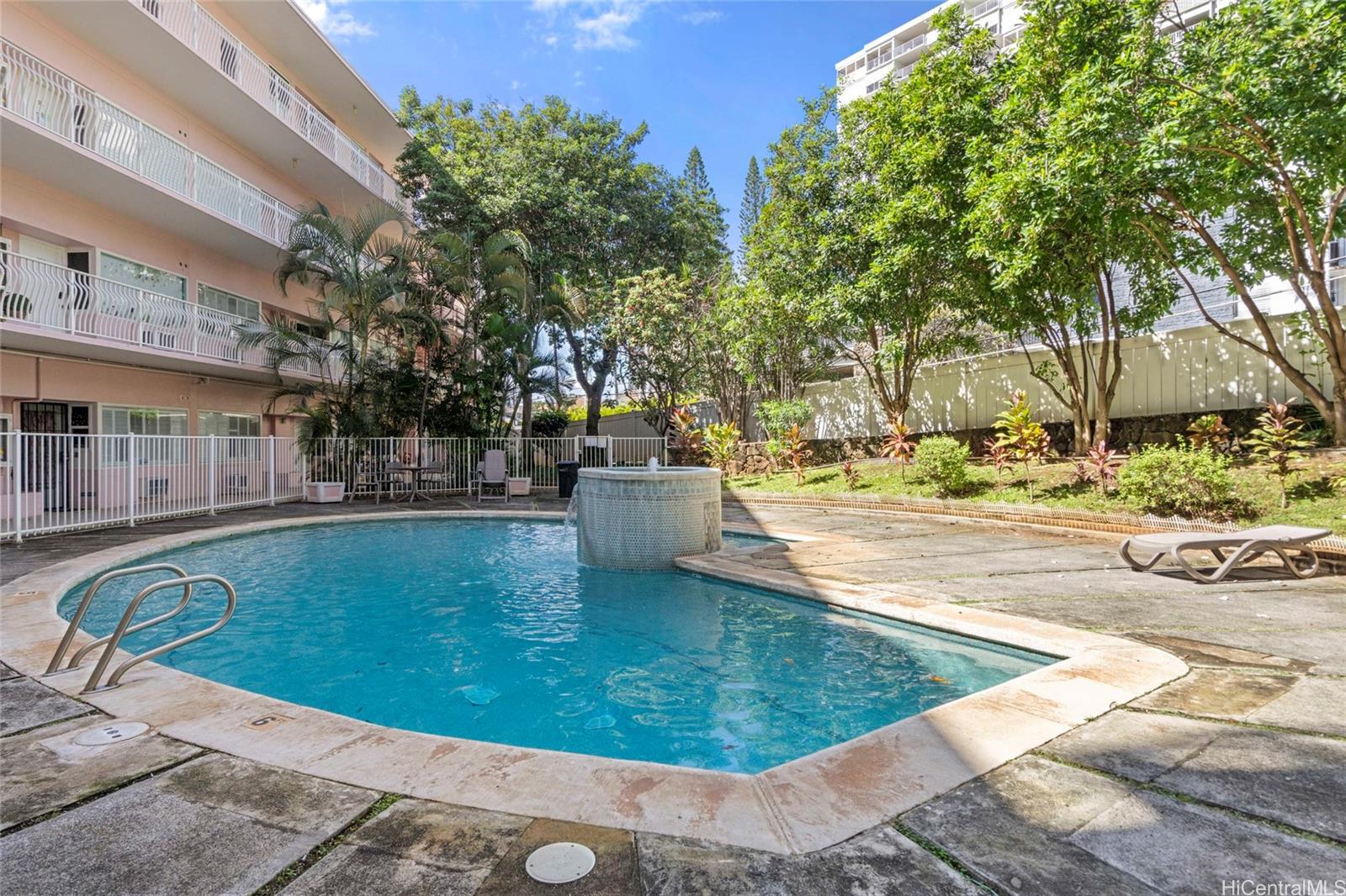 Terrazza condo # 303, Honolulu, Hawaii - photo 10 of 16