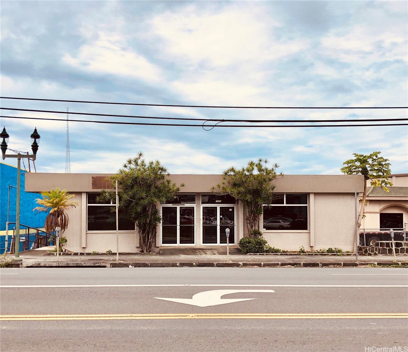 1021 King Street Dillingham, Honolulu ,Hi 96817