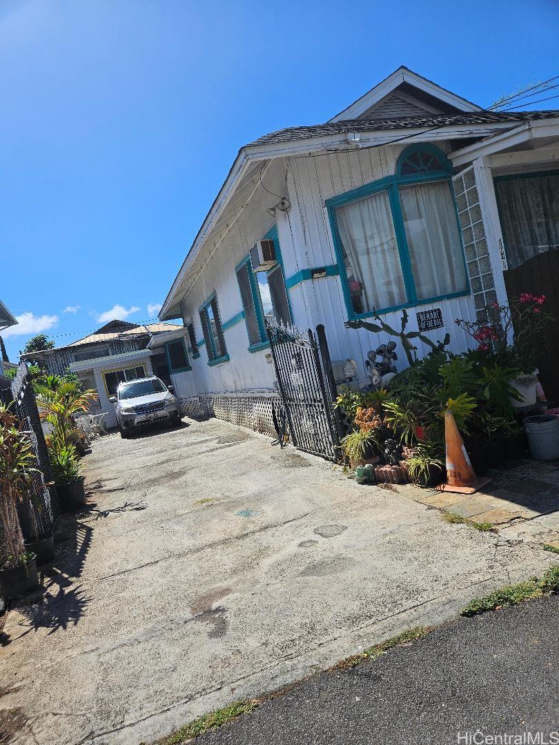 1021  Long Lane Kapalama, Honolulu home - photo 2 of 6