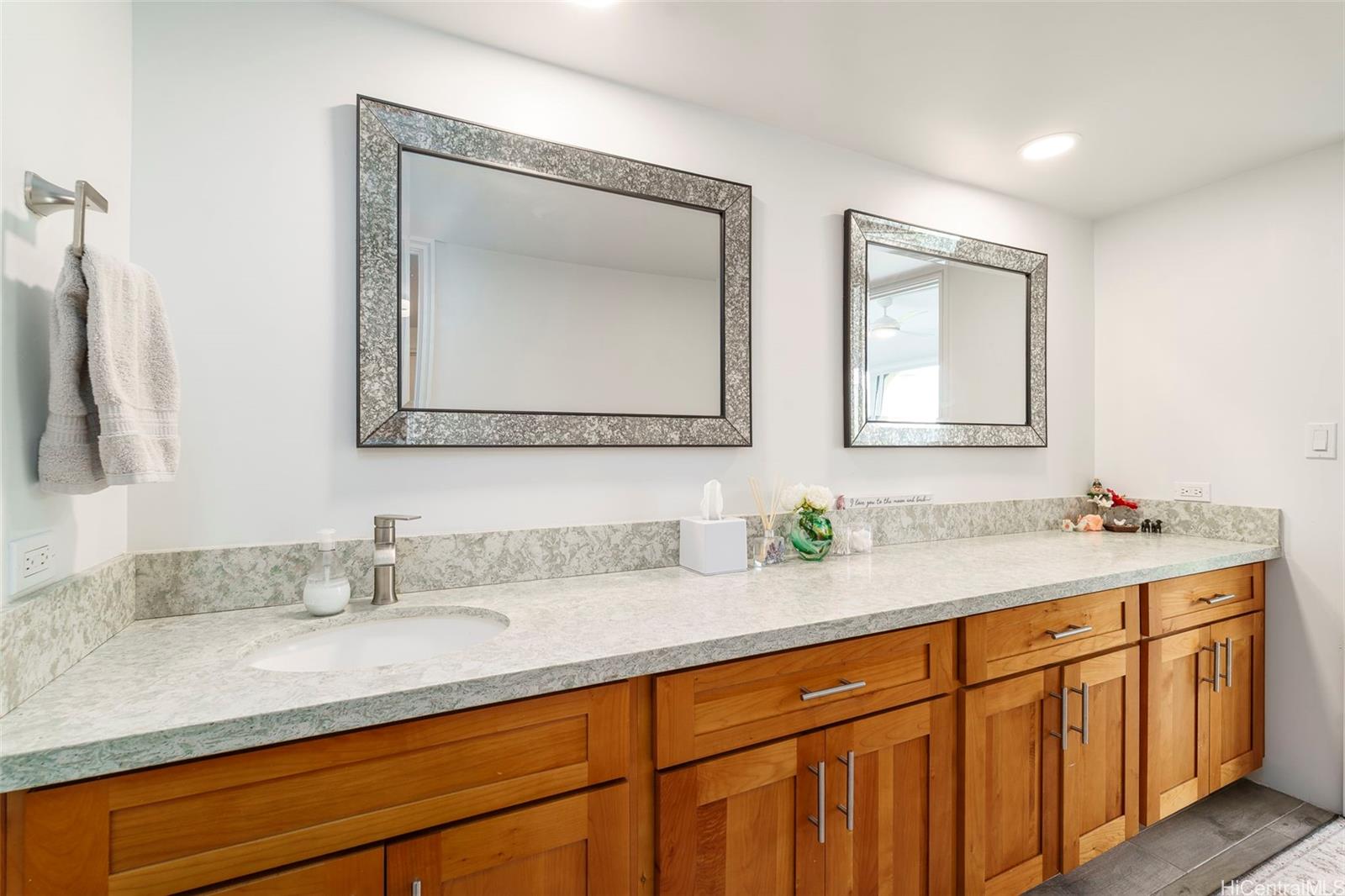 Royal Vista condo # 807D, Honolulu, Hawaii - photo 15 of 25