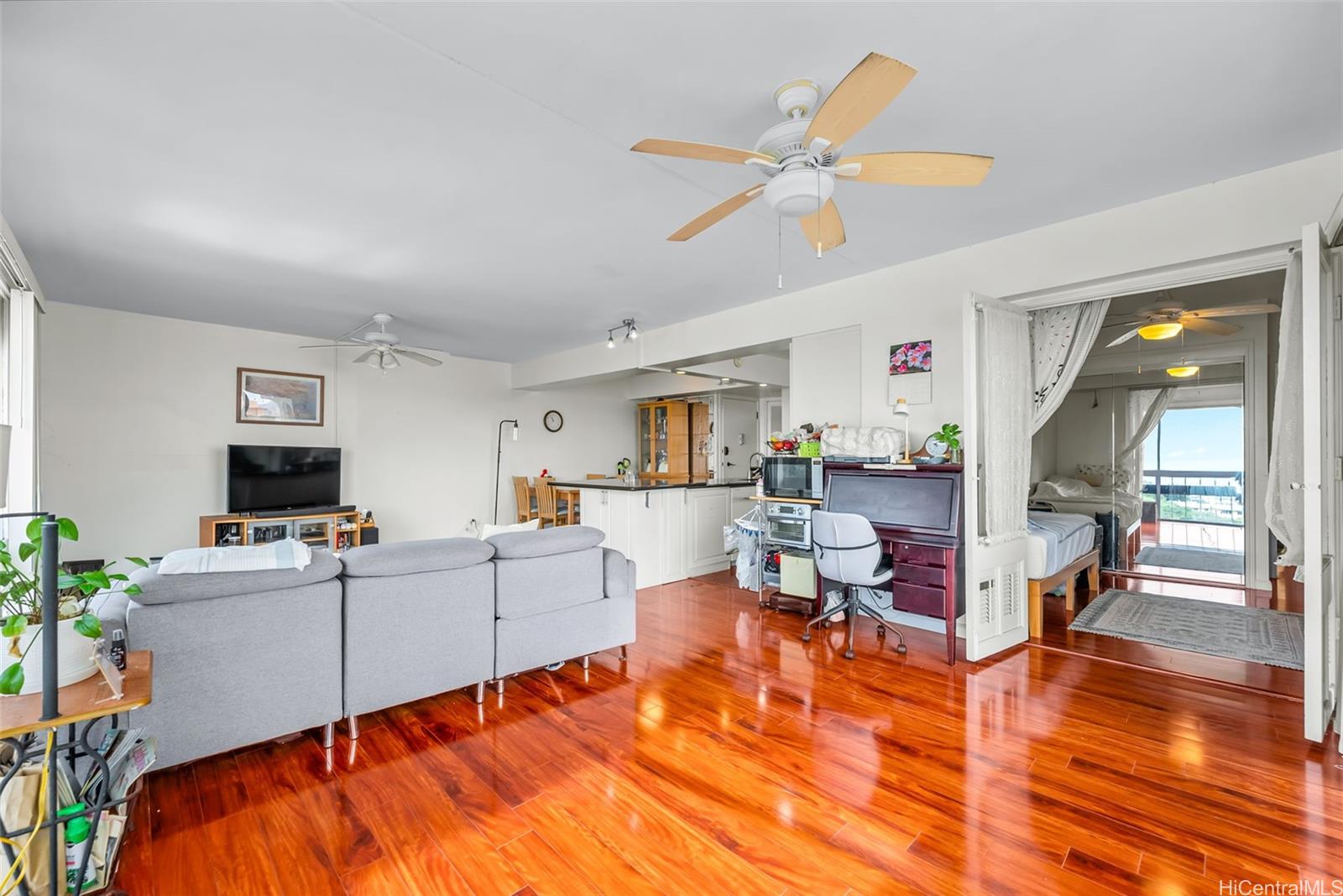 Royal Vista condo # 902B, Honolulu, Hawaii - photo 11 of 25