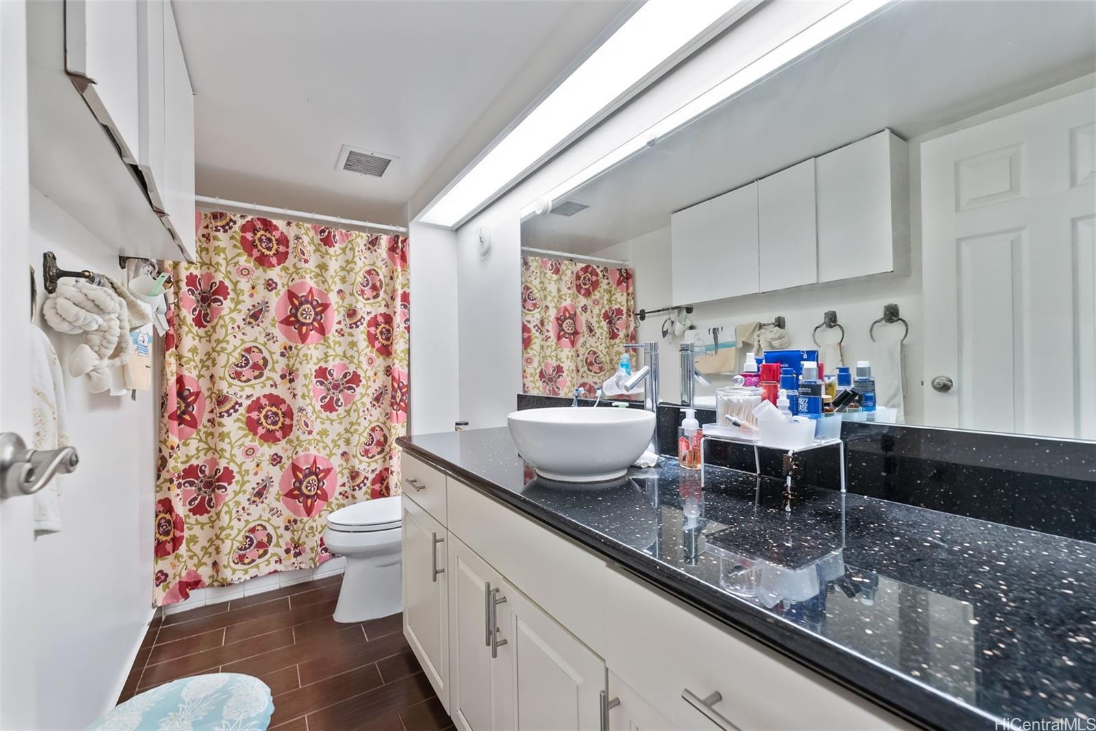 Royal Vista condo # 902B, Honolulu, Hawaii - photo 20 of 25