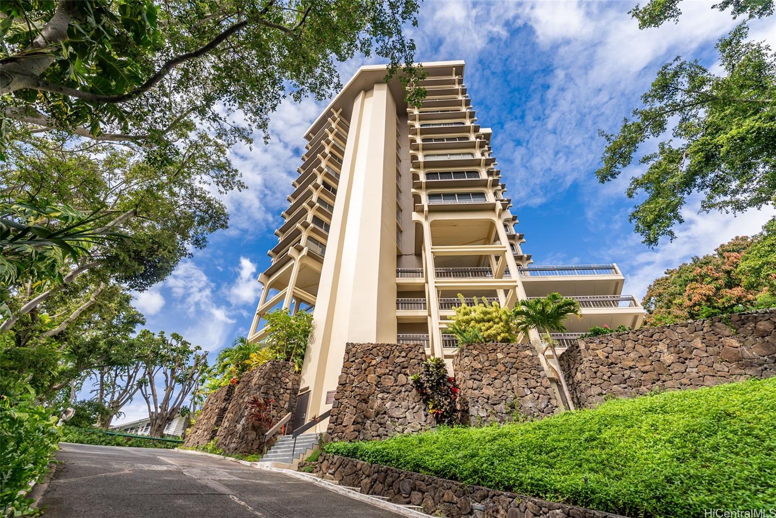 Royal Vista condo # 902B, Honolulu, Hawaii - photo 21 of 25