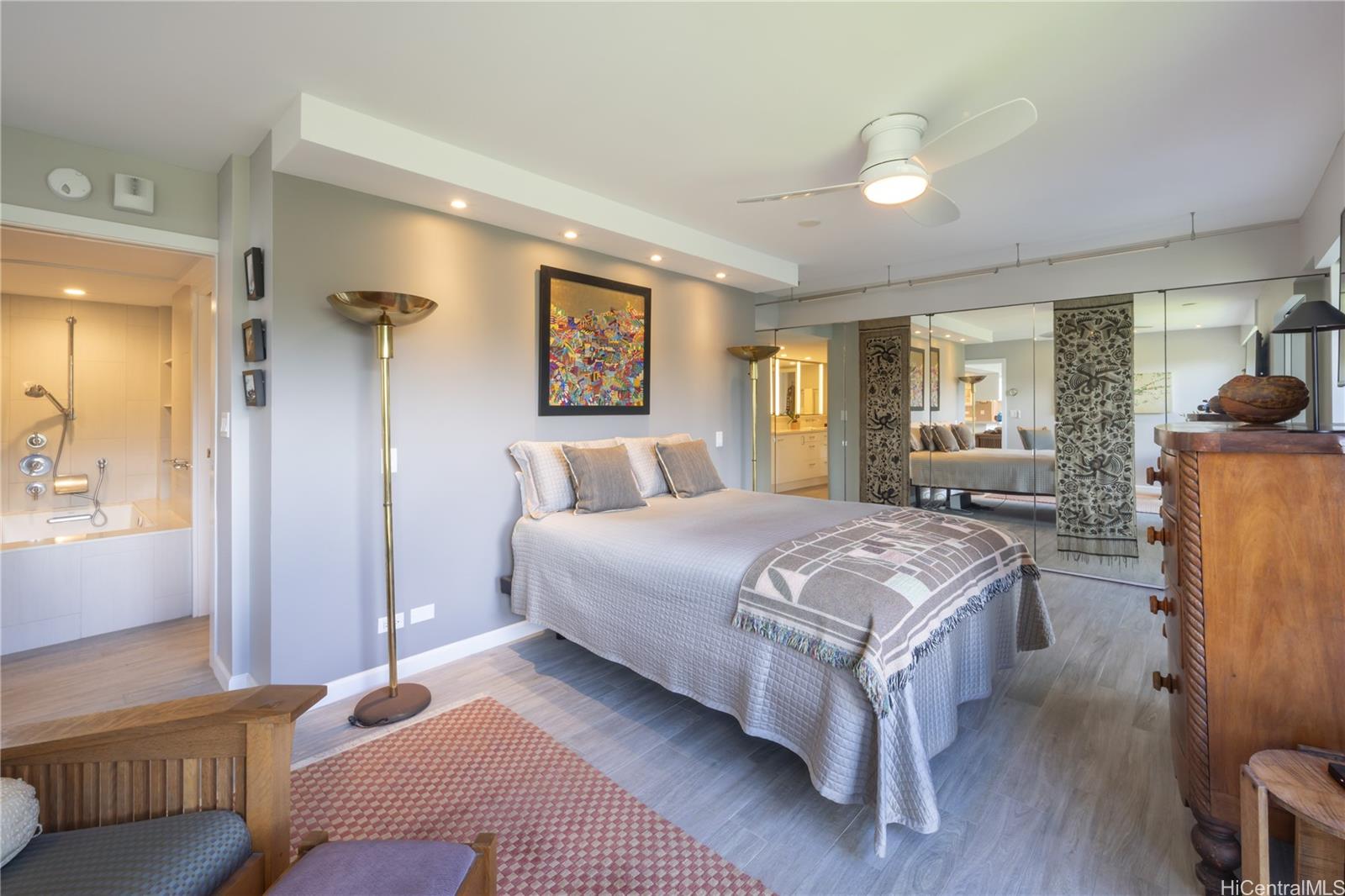 Royal Vista condo # 903E, Honolulu, Hawaii - photo 12 of 25