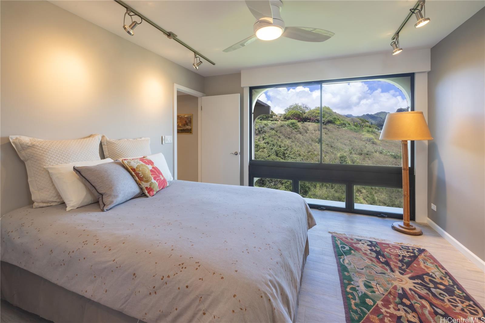 Royal Vista condo # 903E, Honolulu, Hawaii - photo 17 of 25