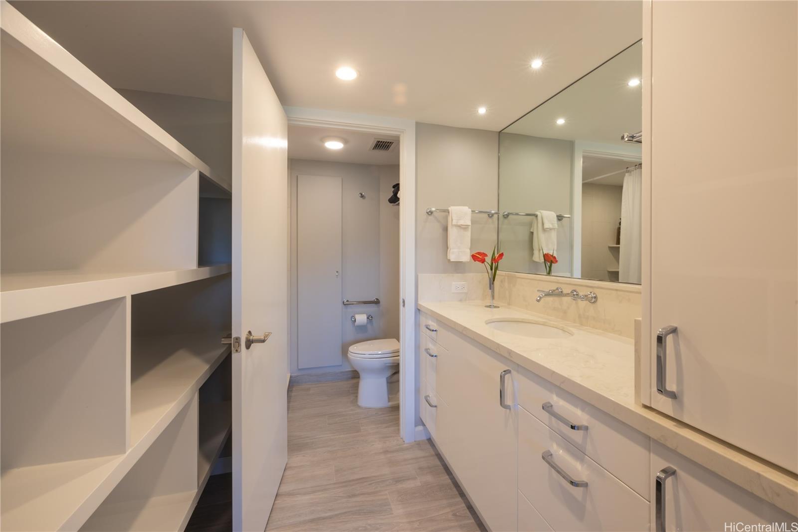 Royal Vista condo # 903E, Honolulu, Hawaii - photo 19 of 25