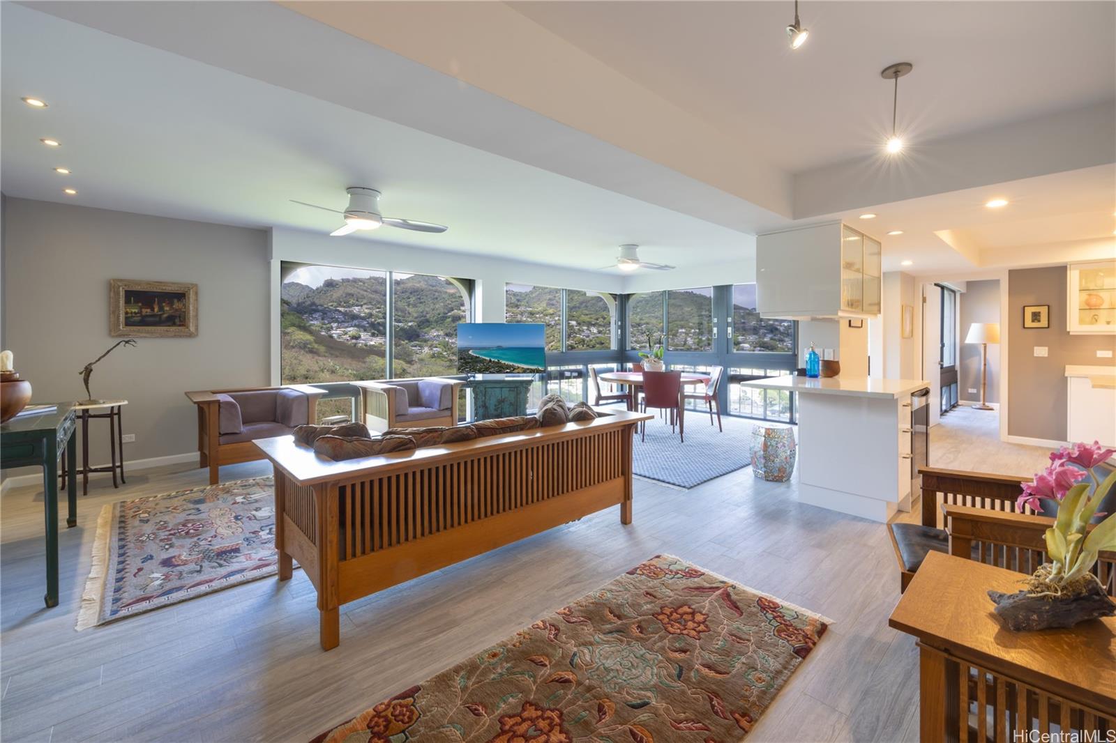 Royal Vista condo # 903E, Honolulu, Hawaii - photo 4 of 25