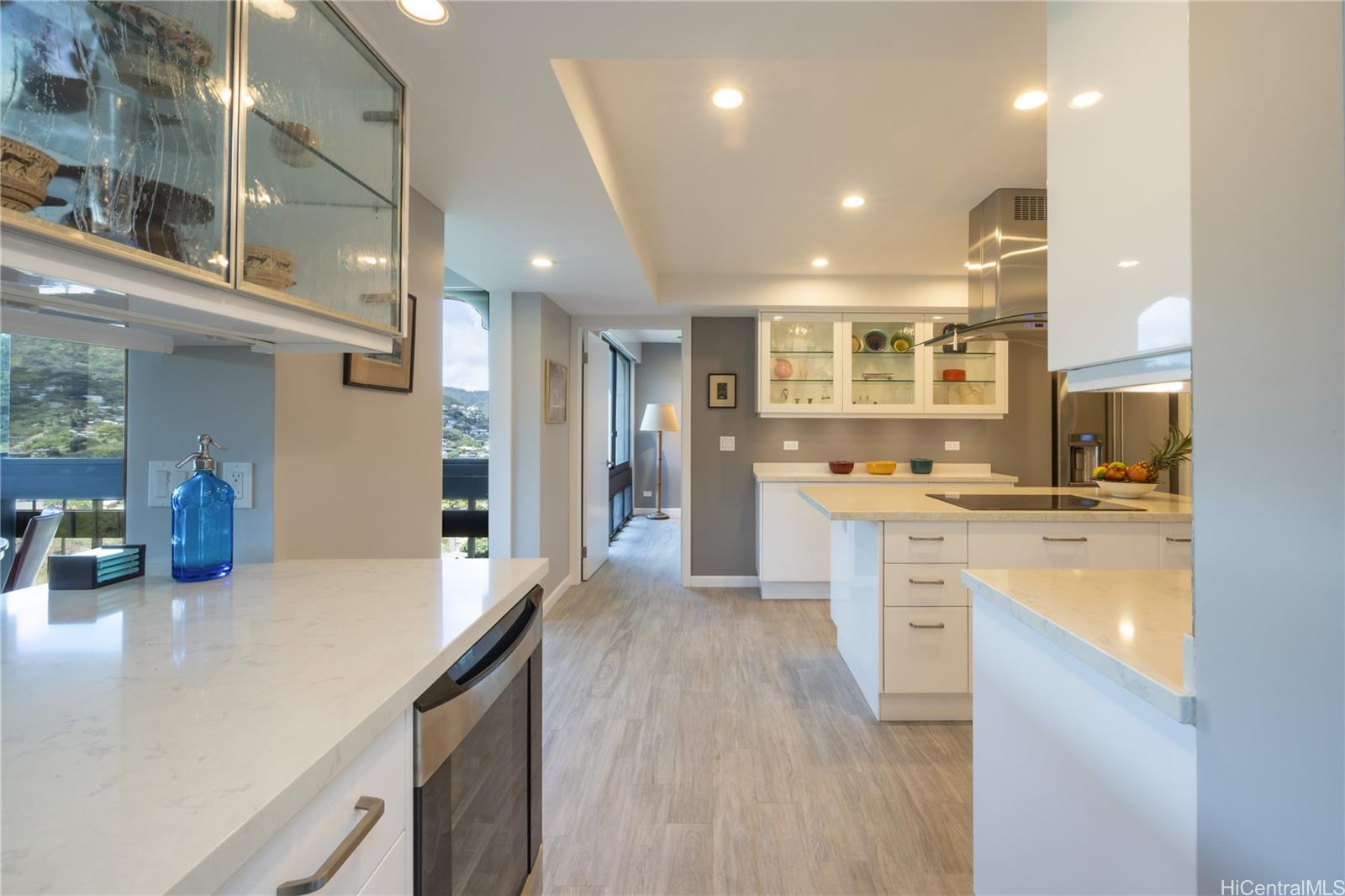 Royal Vista condo # 903E, Honolulu, Hawaii - photo 8 of 25