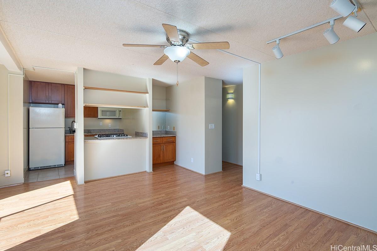 1025 Ala Lilikoi St Honolulu - Rental - photo 3 of 11