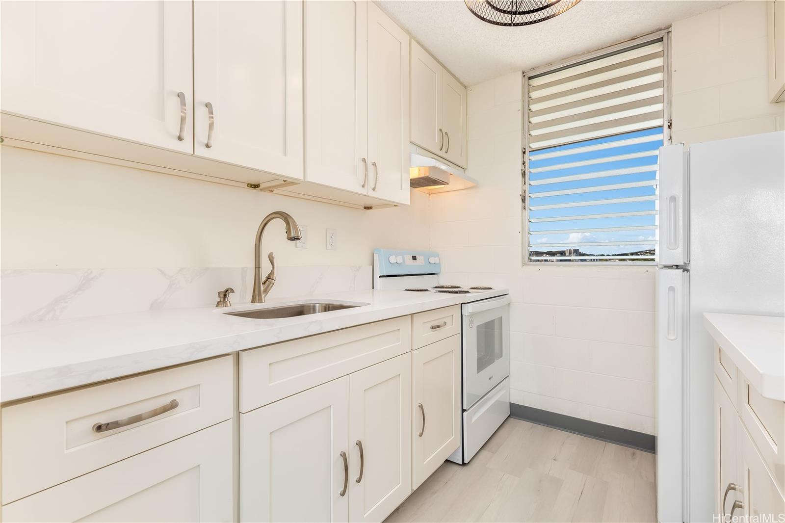 1025 Kalo Pl Honolulu - Rental - photo 2 of 20