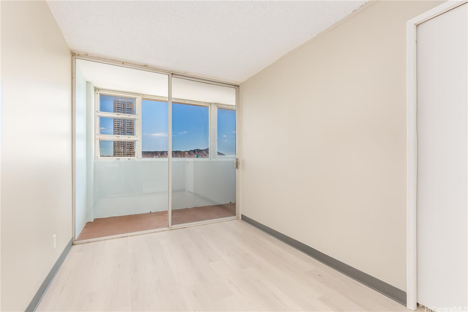 1025 Kalo Pl Honolulu - Rental - photo 11 of 20