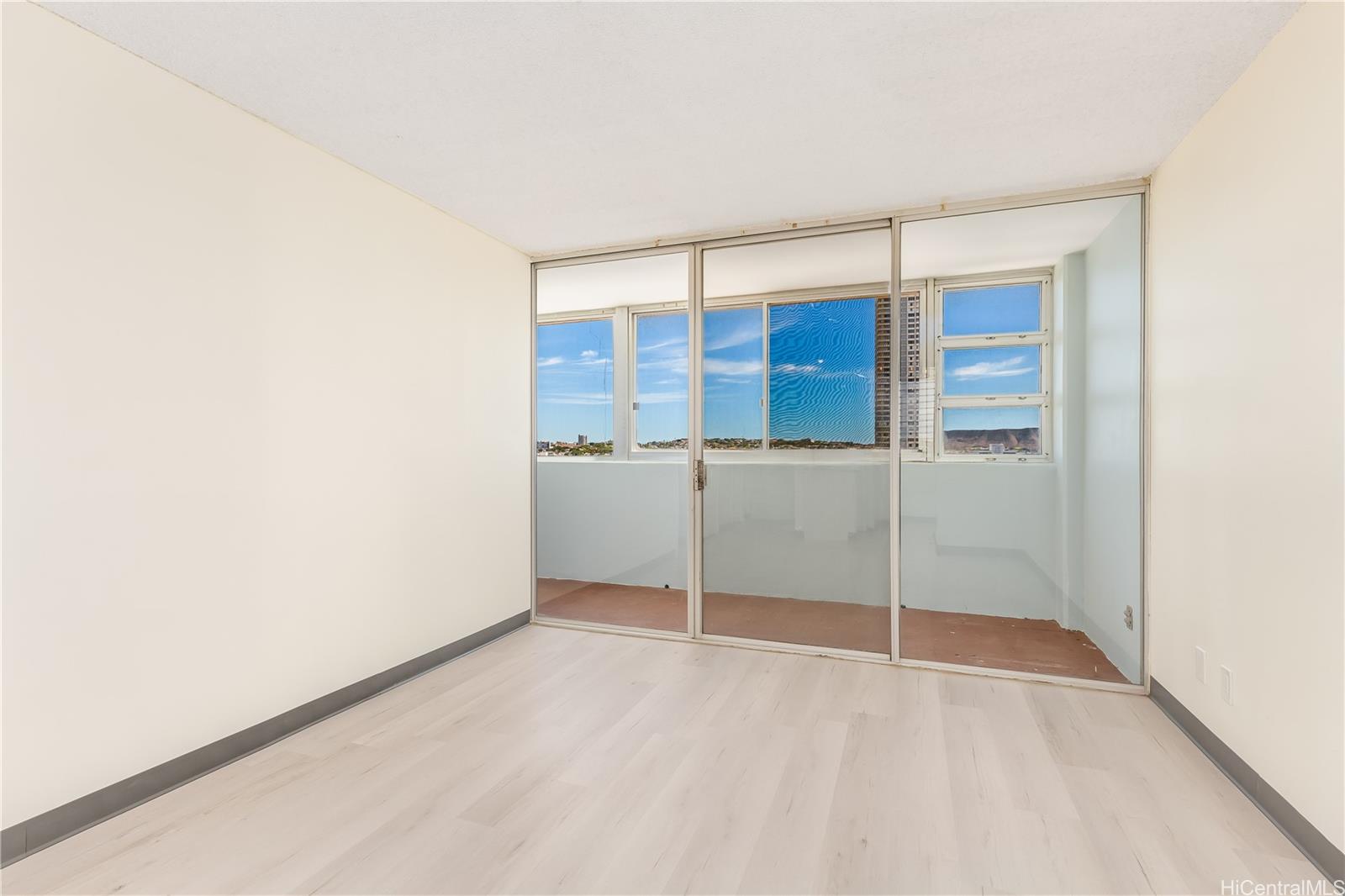 1025 Kalo Pl Honolulu - Rental - photo 6 of 20