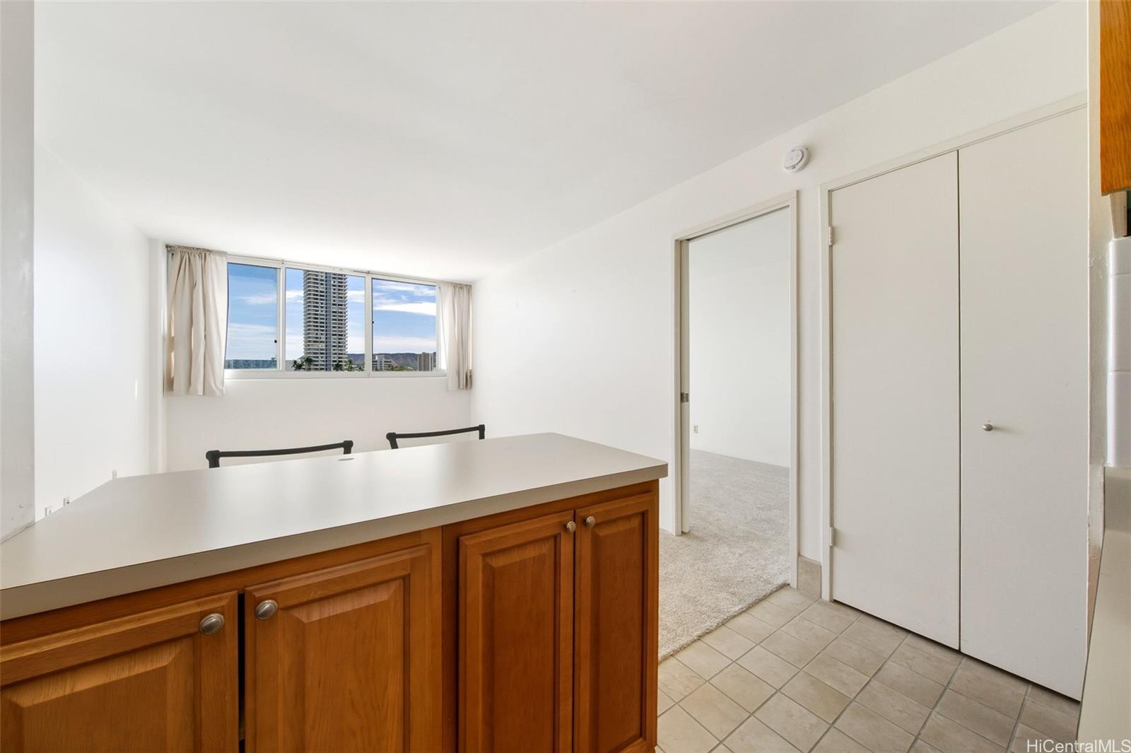 University Villa condo # 807, Honolulu, Hawaii - photo 12 of 25