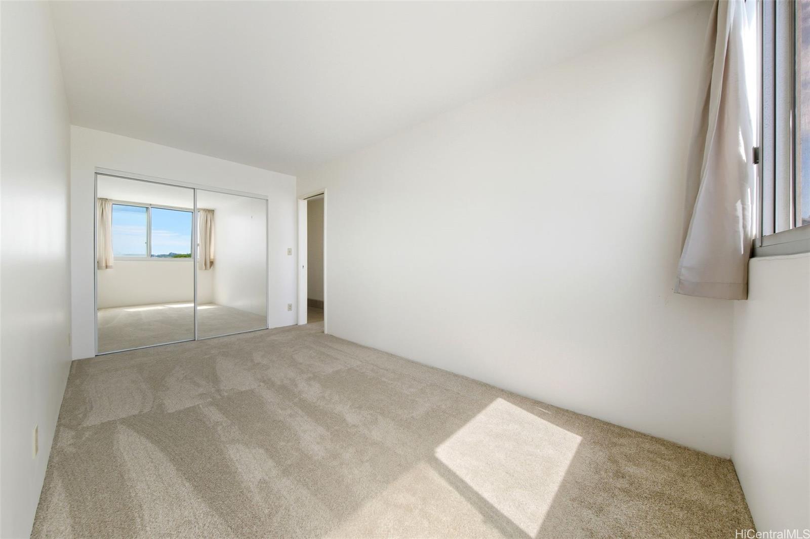 University Villa condo # 807, Honolulu, Hawaii - photo 17 of 25