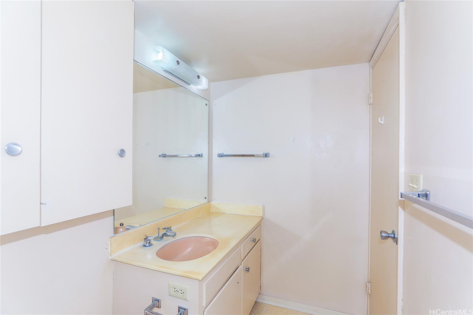 Maile Tower condo # 7A, Honolulu, Hawaii - photo 19 of 24