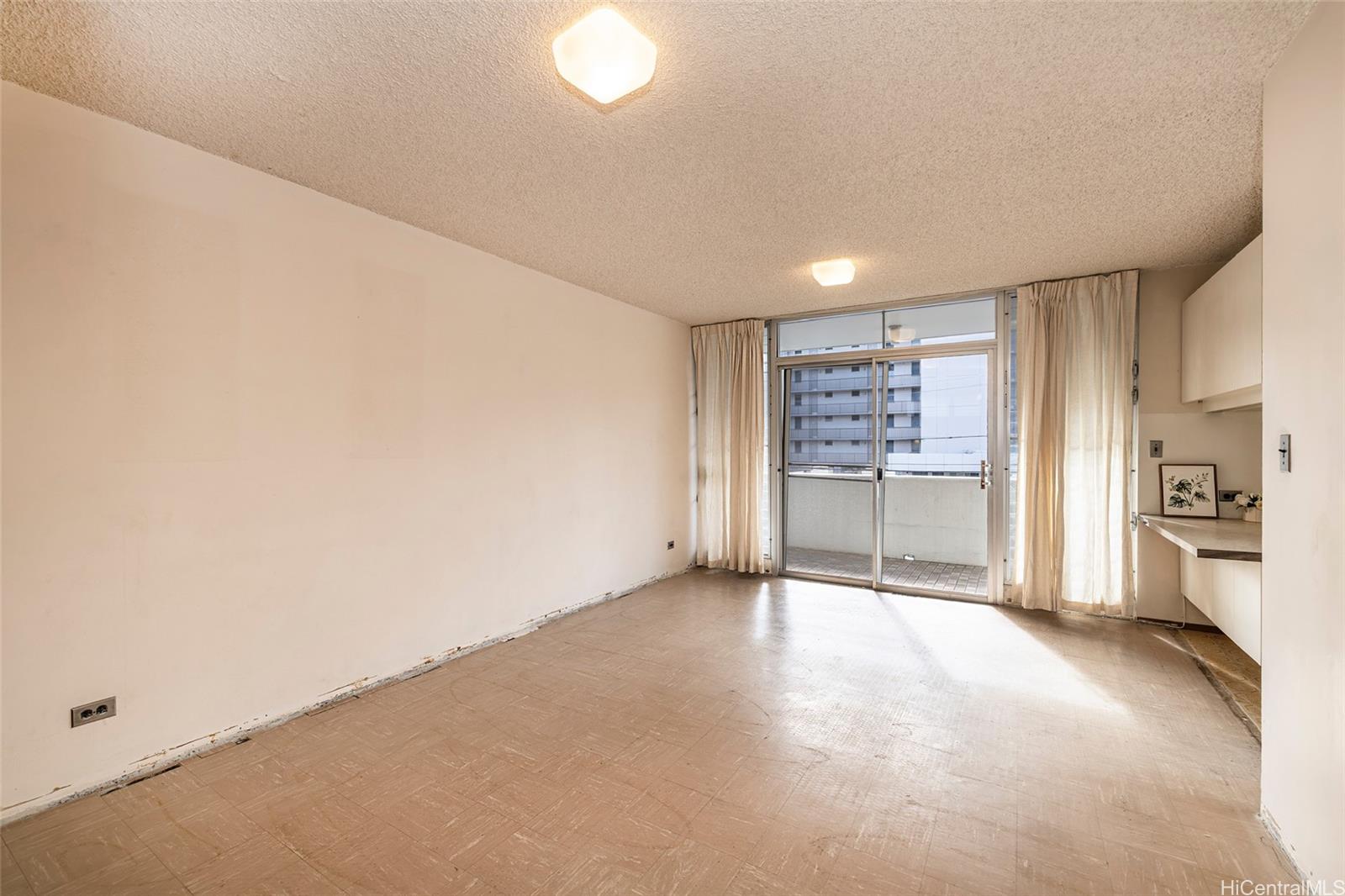 University Towers condo # 303, Honolulu, Hawaii - photo 7 of 13