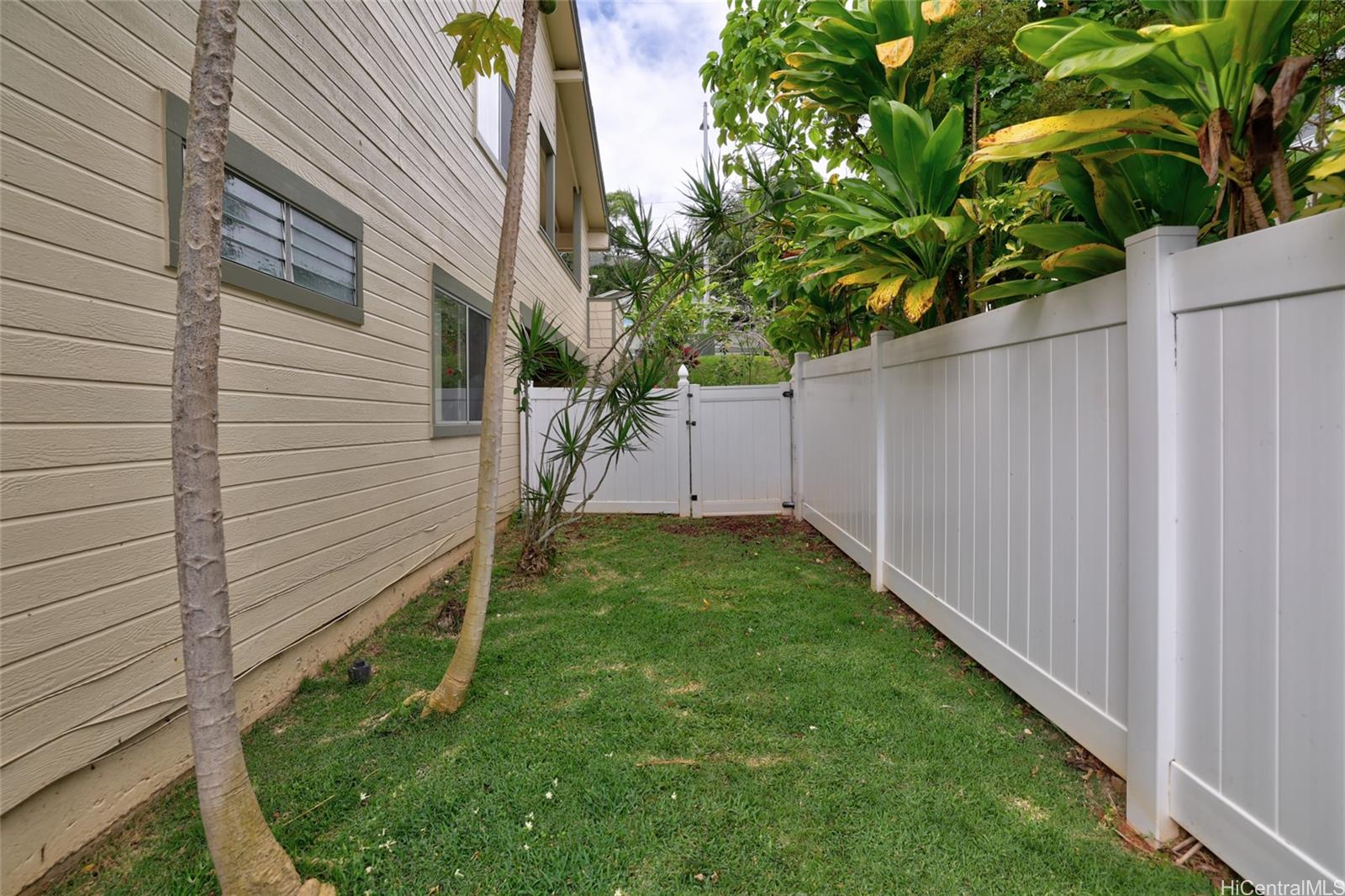 103  Kahako Street Kailua Bluffs, Kailua home - photo 5 of 25