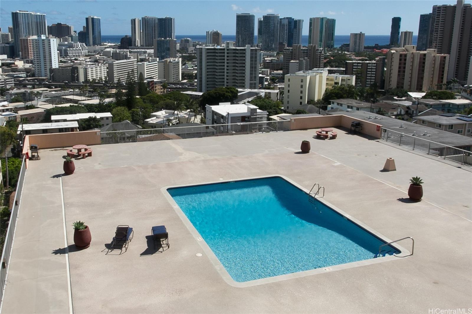 Maunaihi Terrace condo # 401, Honolulu, Hawaii - photo 18 of 19