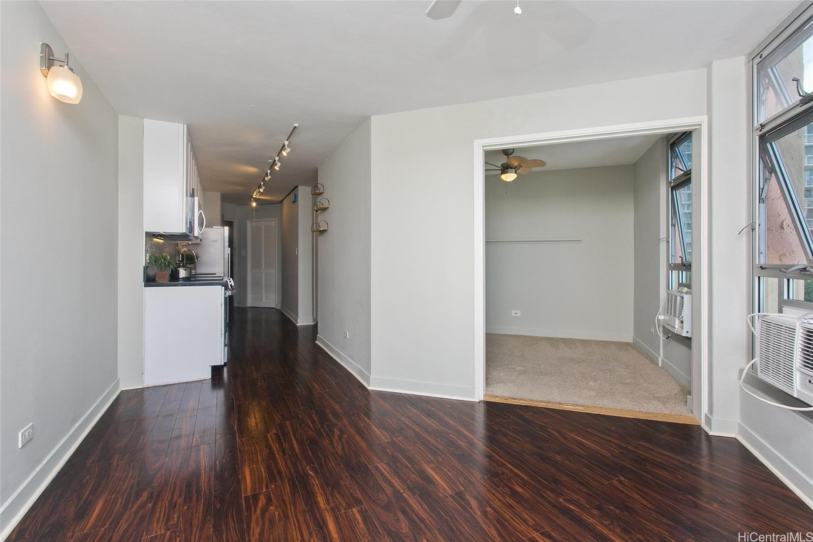 Maunaihi Terrace condo # 401, Honolulu, Hawaii - photo 4 of 19