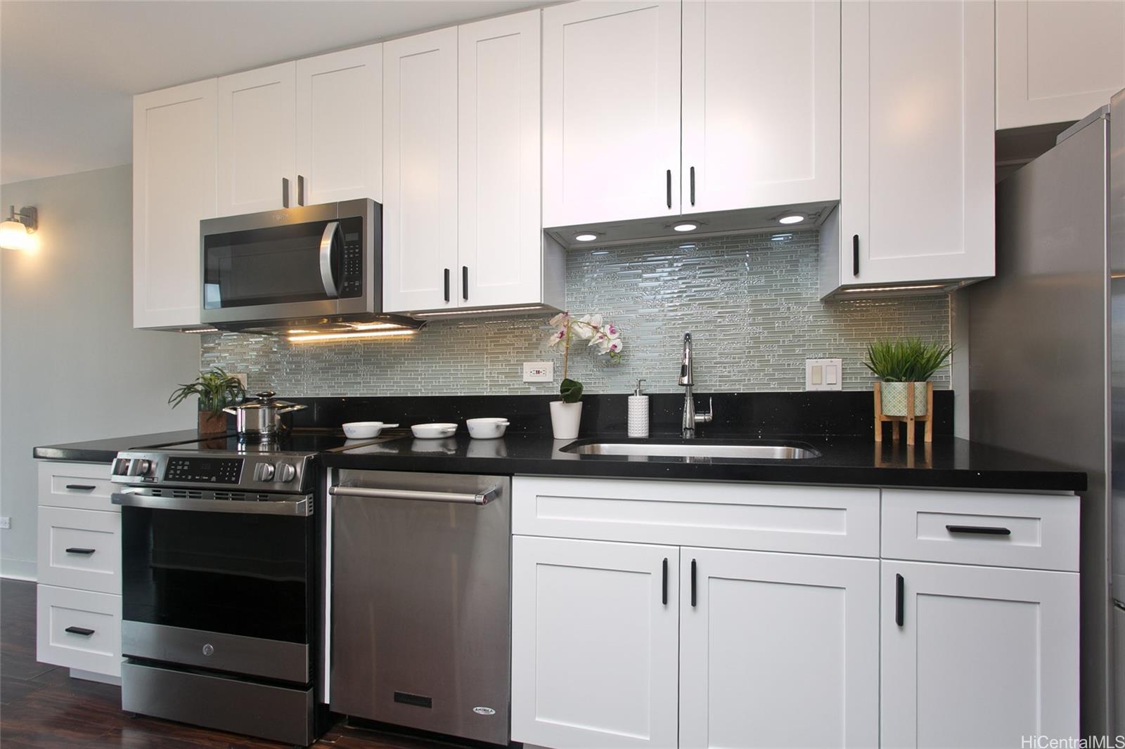 Maunaihi Terrace condo # 401, Honolulu, Hawaii - photo 6 of 19