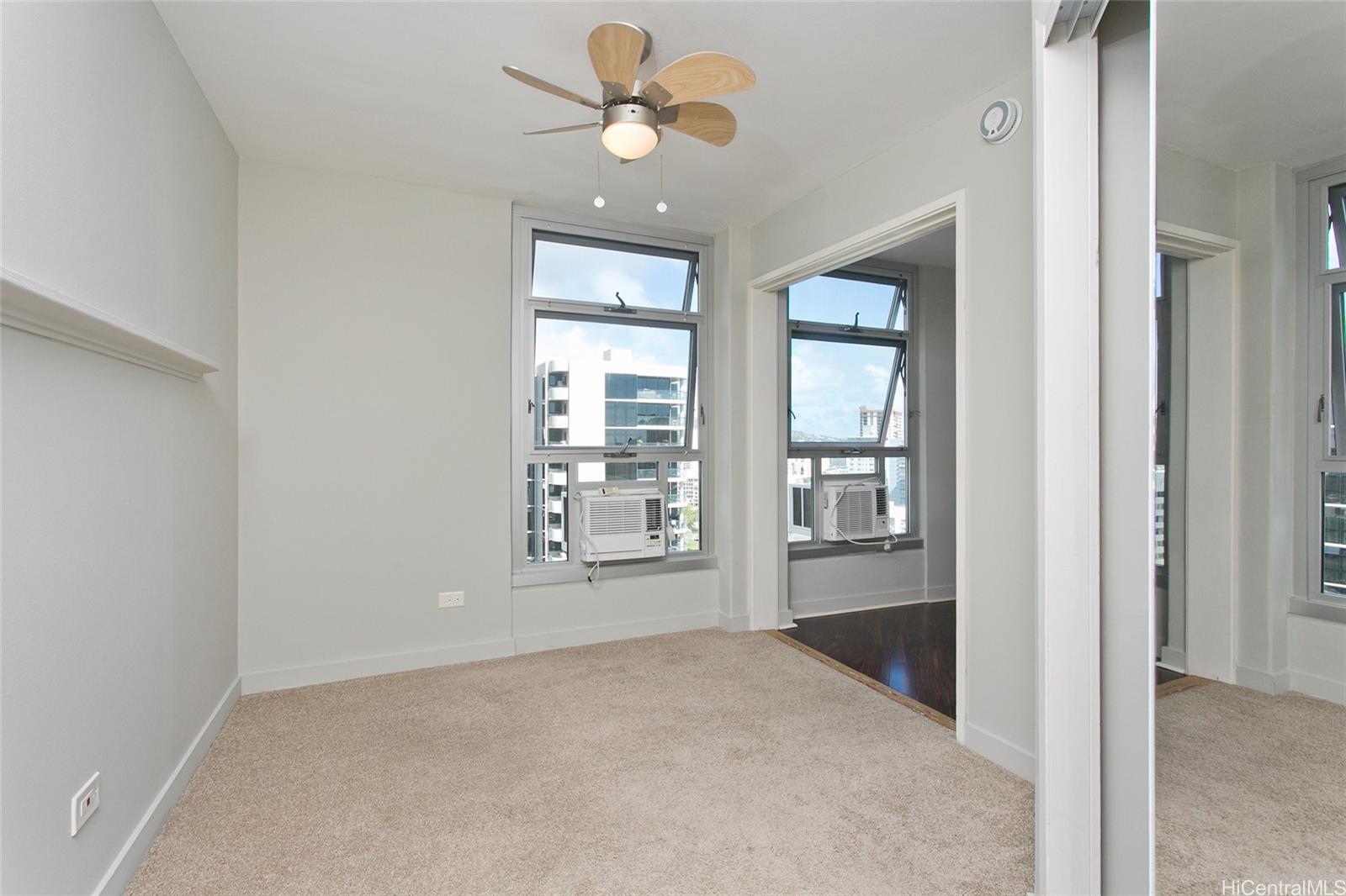 Maunaihi Terrace condo # 401, Honolulu, Hawaii - photo 8 of 19