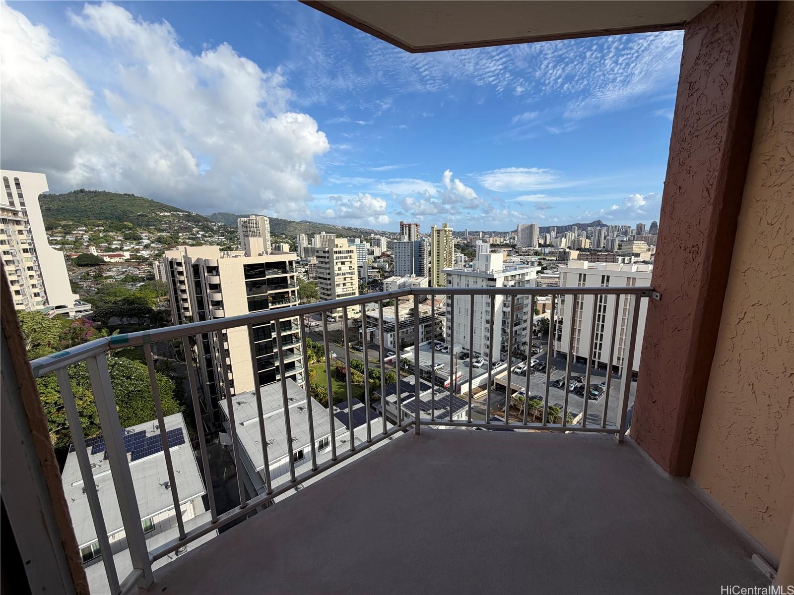 Maunaihi Terrace condo # 801, Honolulu, Hawaii - photo 5 of 21