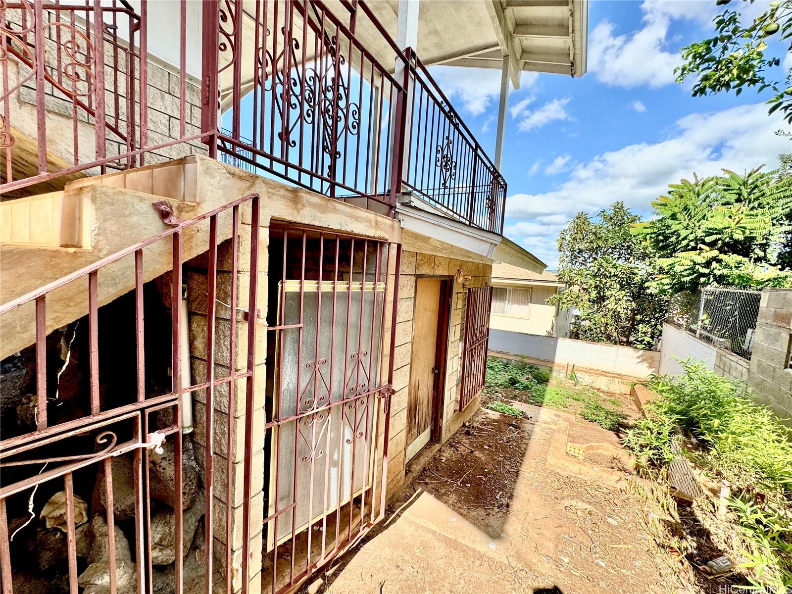 1032  Maluna St Aliamanu, Honolulu home - photo 8 of 14