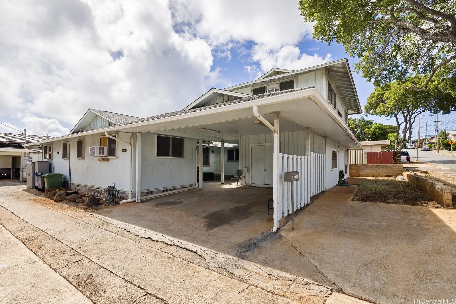 1033  16th Ave Kaimuki, Diamond Head home - photo 2 of 25