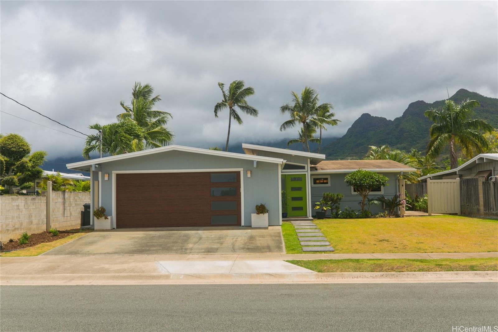 1033 Akumu Street , Kailua, Hi 96734 Enchanted Lake