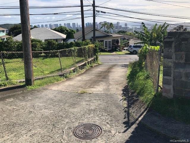 1035  Alewa Drive Alewa Heights, Honolulu home - photo 18 of 20